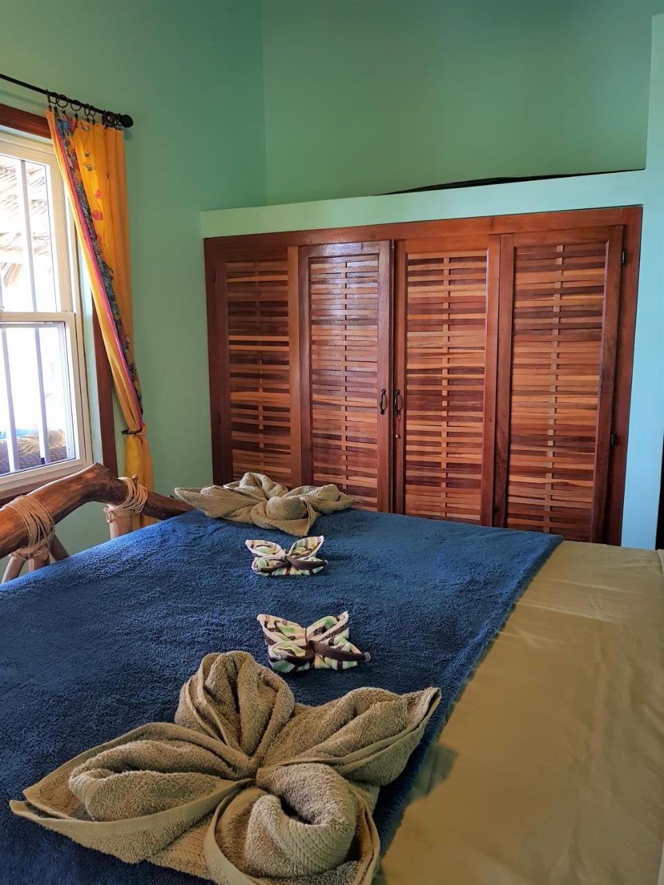 Slo-N-Ez Villa Terrace Caye Caulker Esterno foto